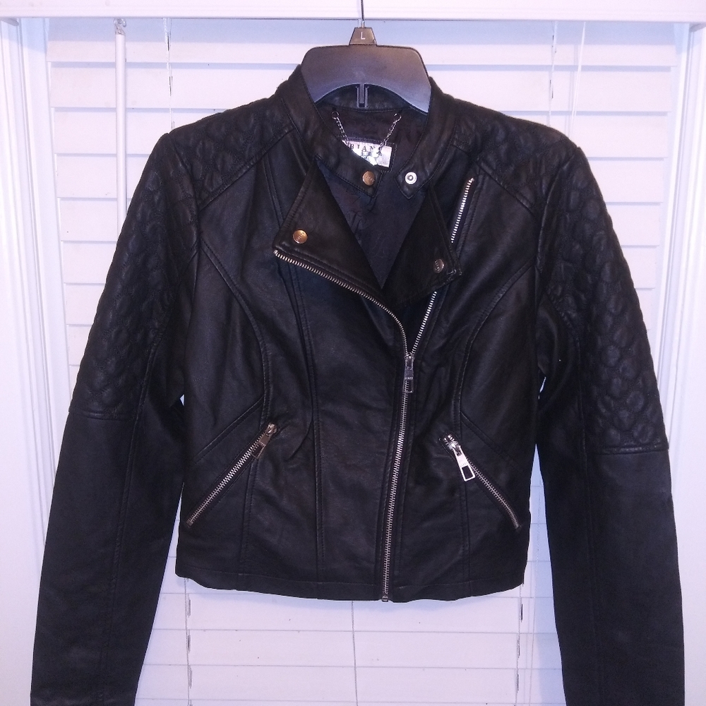 Cropped pleather jacket
